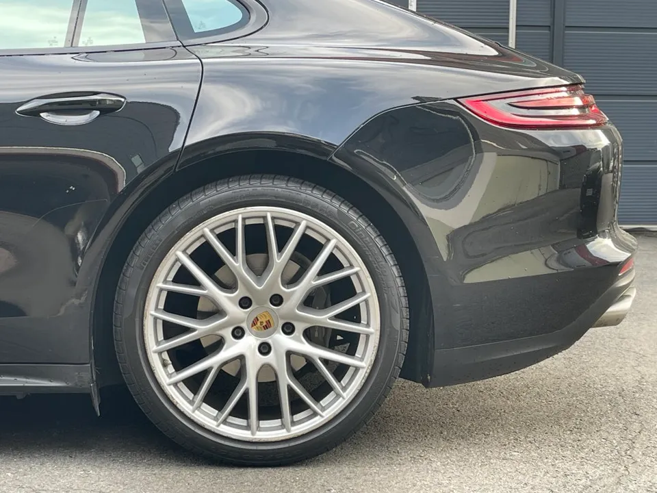 Porscheのホイールリペア・塗装事例 施工写真 3-1