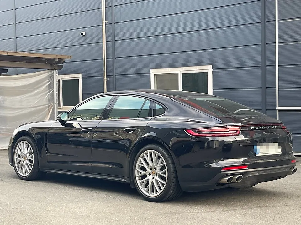 Porscheのホイールリペア・塗装事例 施工写真 1-2