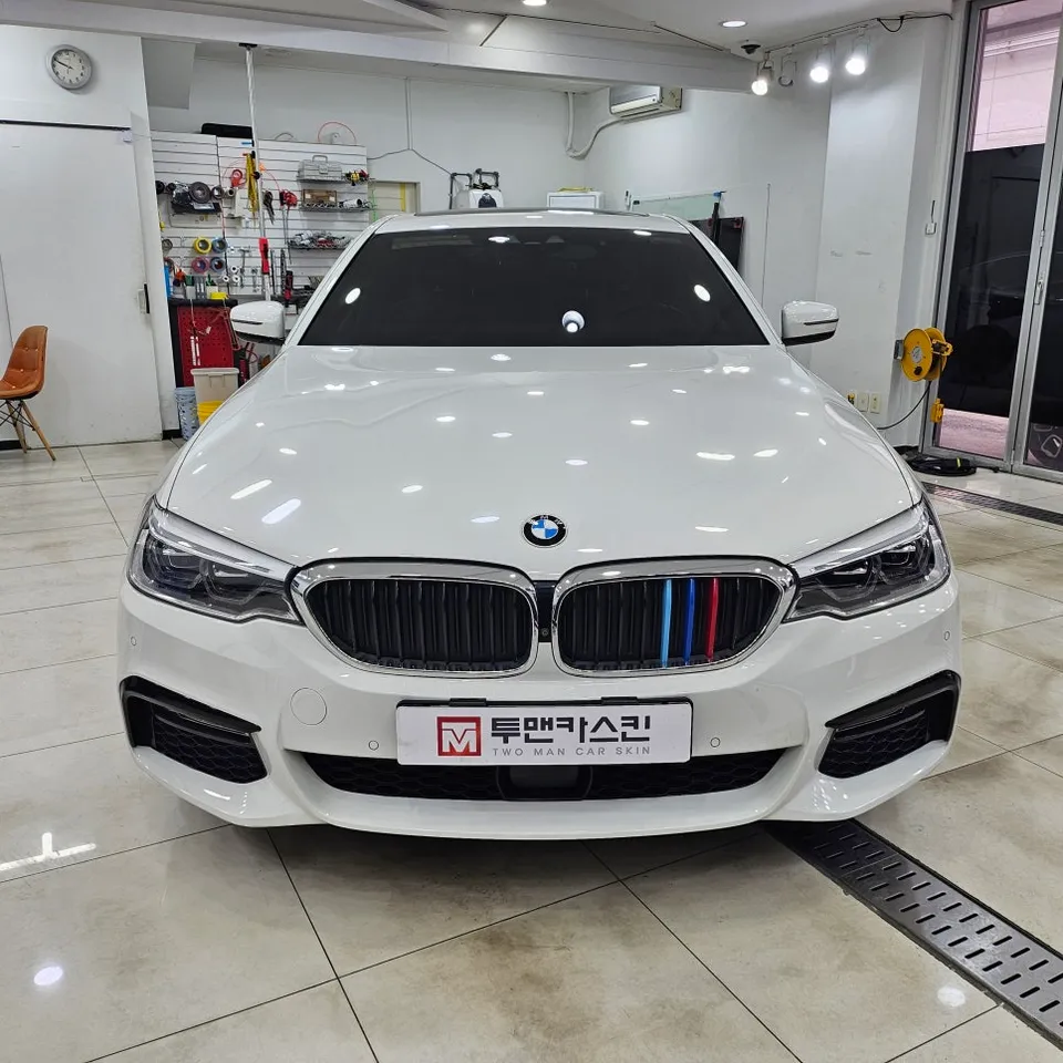 BMW 5 Seriesのカーラッピング事例 写真