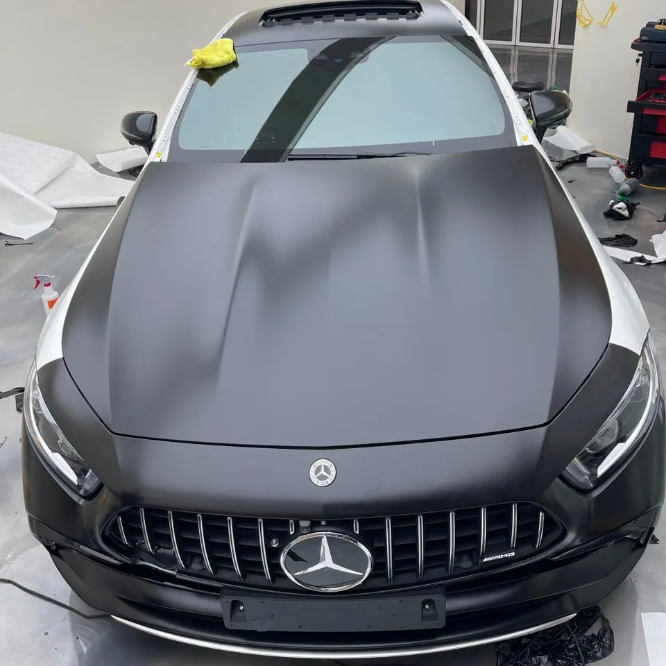 Mercedes-Benz CLSのカーラッピング事例｜サテンブラックの高級感 施工写真 1-3