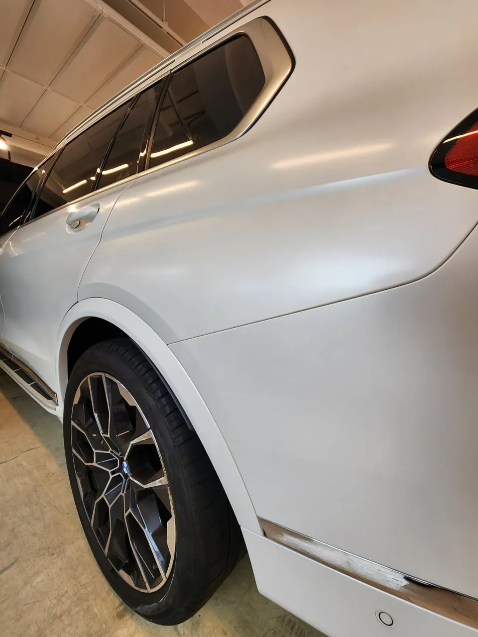BMW X7のPPF施工事例|費用目安と仕上がり 施工写真 1-3