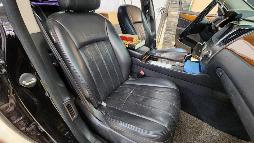 Hyundai Equus interior customization installation result