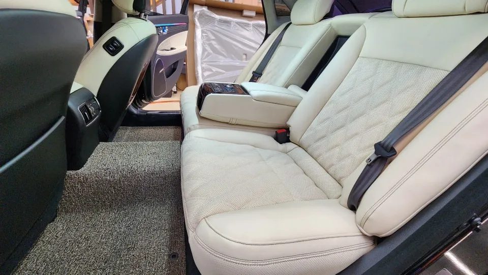 Hyundai Equus interior customization - Hyundai Equus Interior Customization Installation Review — Cost photo 4