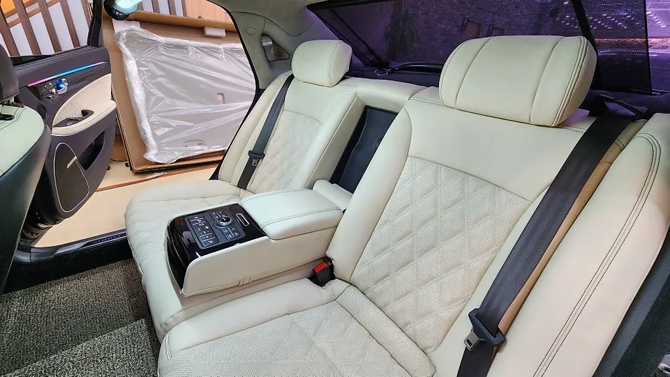 Hyundai Equus interior customization - Hyundai Equus Interior Customization Installation Review — Cost photo 5
