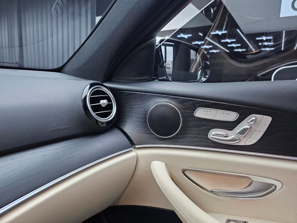 Mercedes-Benz E-Class W213 ambient lighting - Mercedes-Benz E-Class W213 Ambient Lighting Review photo 3