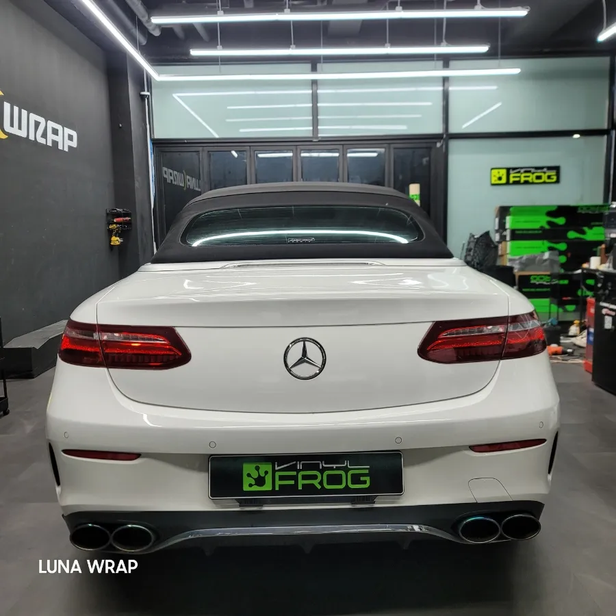 Mercedes-Benz Eクラス カブリオレのカーラッピング事例｜費用目安・仕上がり 施工写真 3-1
