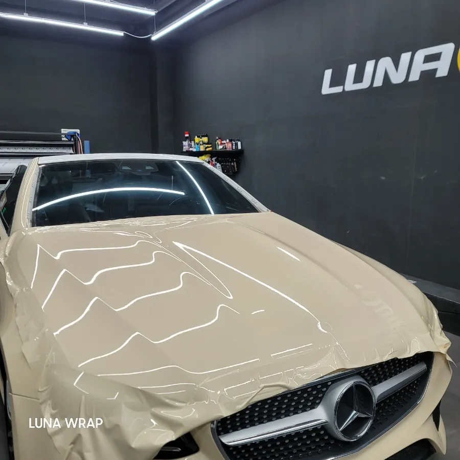 Mercedes-Benz Eクラス カブリオレのカーラッピング事例｜費用目安・仕上がり 施工写真 1-3