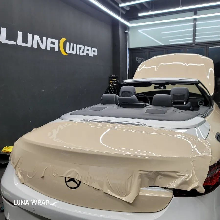 Mercedes-Benz Eクラス カブリオレのカーラッピング事例｜費用目安・仕上がり 施工写真 2-3