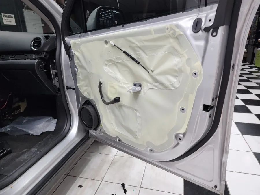 Chevrolet Orlandoのカーオーディオ施工事例 施工写真 1-3
