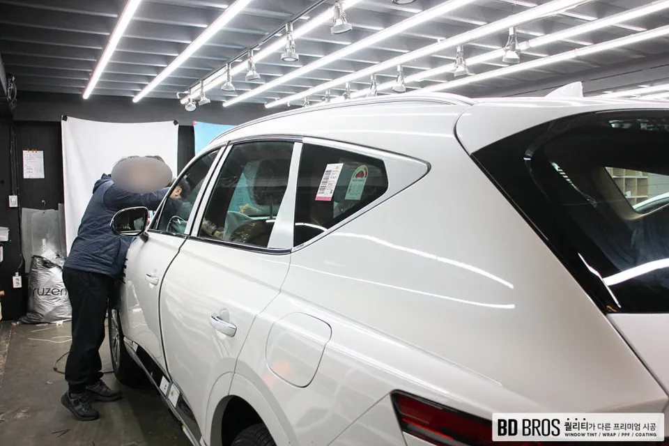Hyundai GV80 カーフィルム施工事例|費用目安と仕上がり 施工写真 1-3