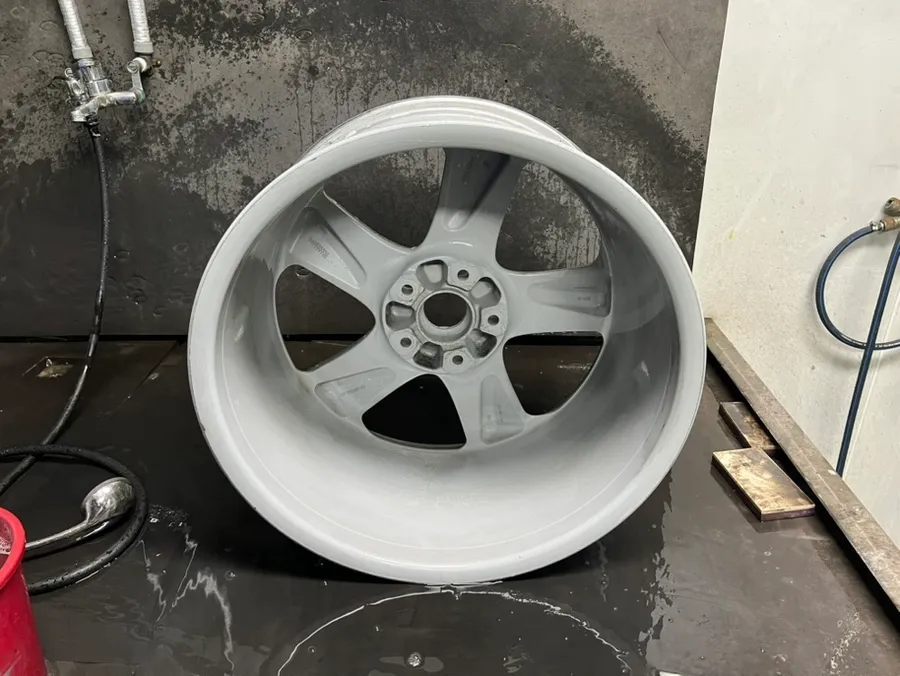 Porsche Cayenneのホイールリペア・塗装事例 施工写真 1-2