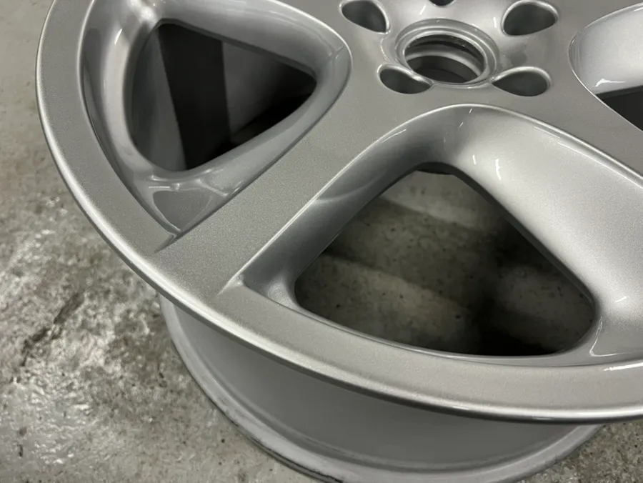 Porsche Cayenneのホイールリペア・塗装事例 施工写真 1-3
