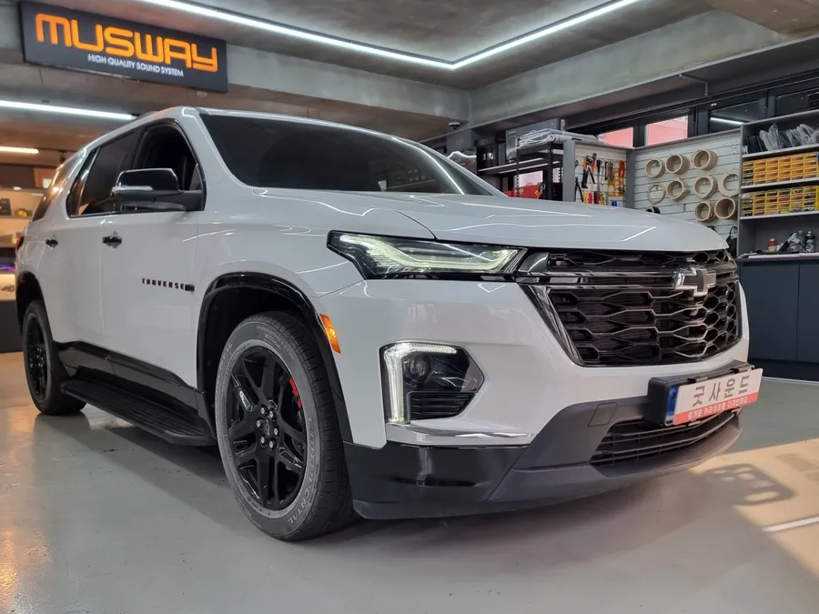Chevrolet Traverse ambient lighting installation result