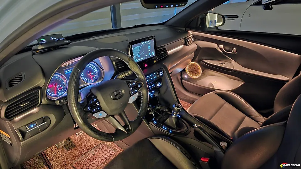 Hyundai Veloster ambient lighting - Hyundai Veloster Ambient Lighting Review - Custom Molding photo 6