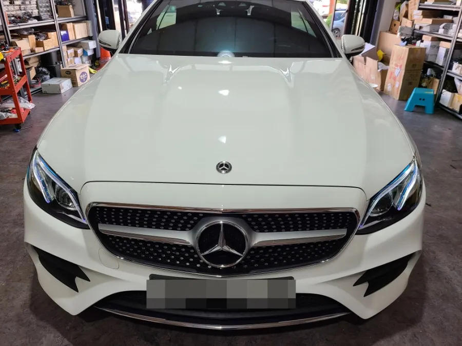 Mercedes-Benz E-Class Cabriolet steering wheel review
