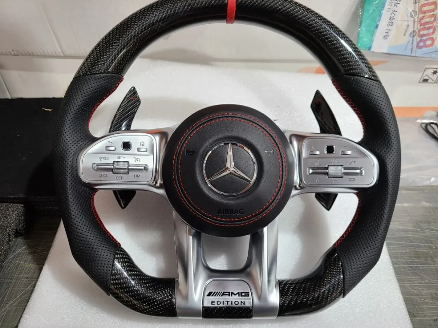 Mercedes-Benz E-Class Cabriolet steering wheel - Mercedes-Benz E-Class Cabriolet AMG D-Cut Steering Wheel Upgrade photo 3