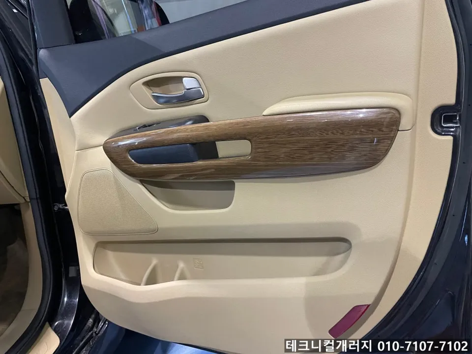 Kia Carnival KA4のガラスコーティング事例｜費用目安・仕上がり 施工写真 2-3