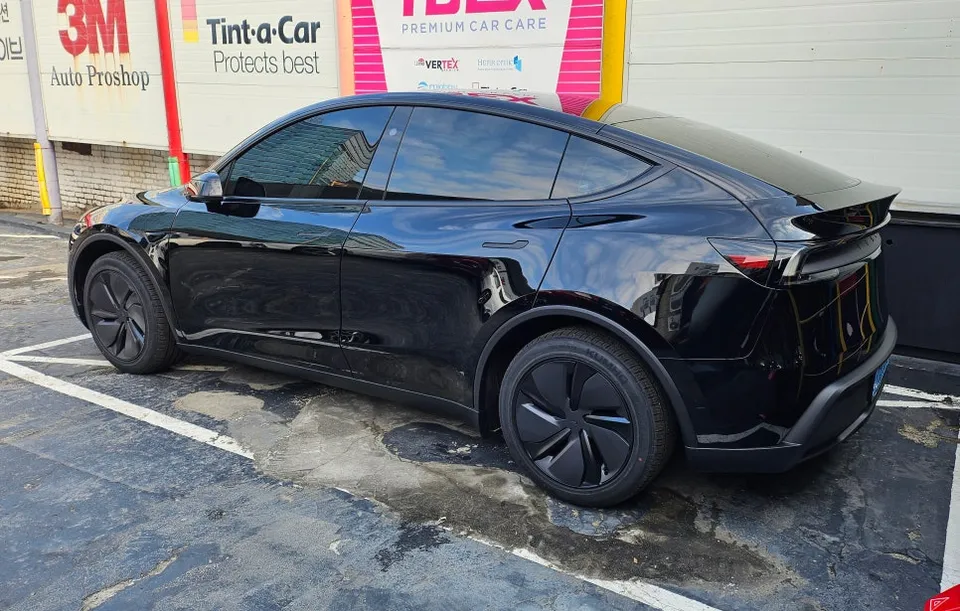 Tesla Model Y PPF施工事例|費用目安と仕上がり 施工写真 1-3
