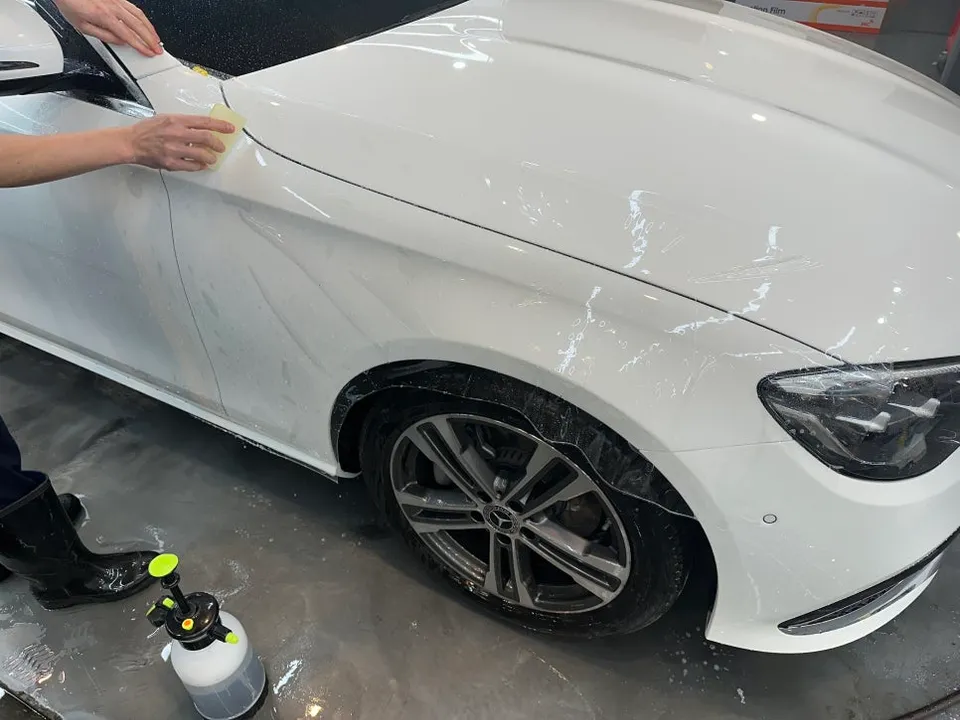 Mercedes-Benz Eクラス PPF施工事例|費用目安と仕上がり 施工写真 3-2