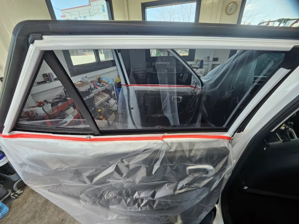 Hyundai Venueのカーフィルム施工事例 施工写真 3-2