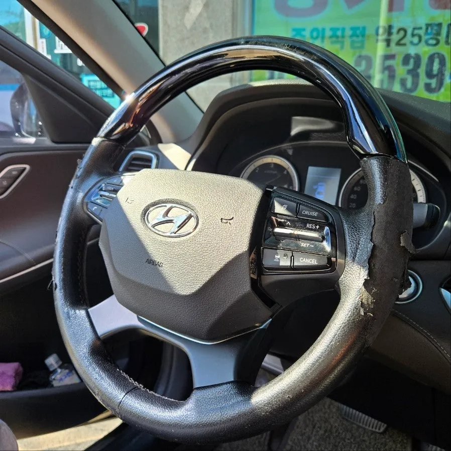 Hyundai Grandeur IG steering wheel - Hyundai Grandeur IG Steering Wheel Customization Review photo 3