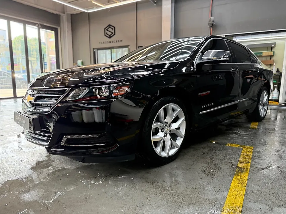 Chevrolet Impalaのガラスコーティング事例 施工写真 3-1