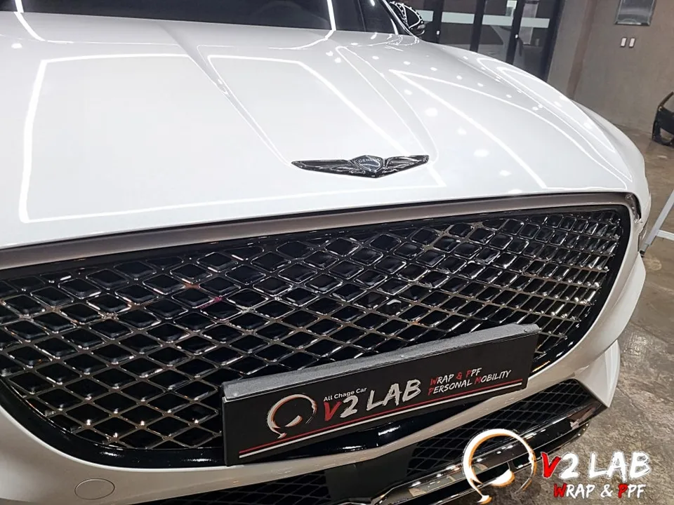 Genesis GV70のクローム除去ラッピング事例 施工写真 1-3