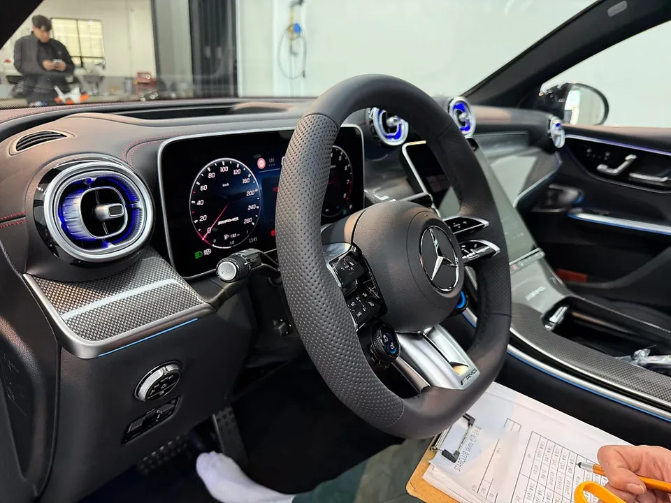Mercedes-Benz GLC 43 AMGのPPF施工事例：無塗装保護フィルムで美しさを守る 施工写真 2-2