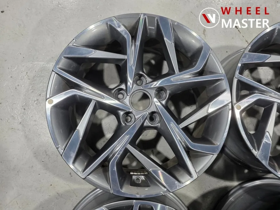 Hyundai Sonata DN8 Wheel Repair & Painting Review photo 2