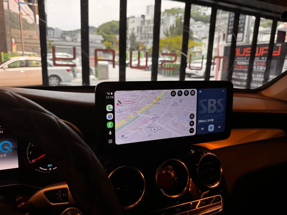 Mercedes-Benz GLC X253のAndroid Auto・CarPlay取付事例 施工写真 2-1
