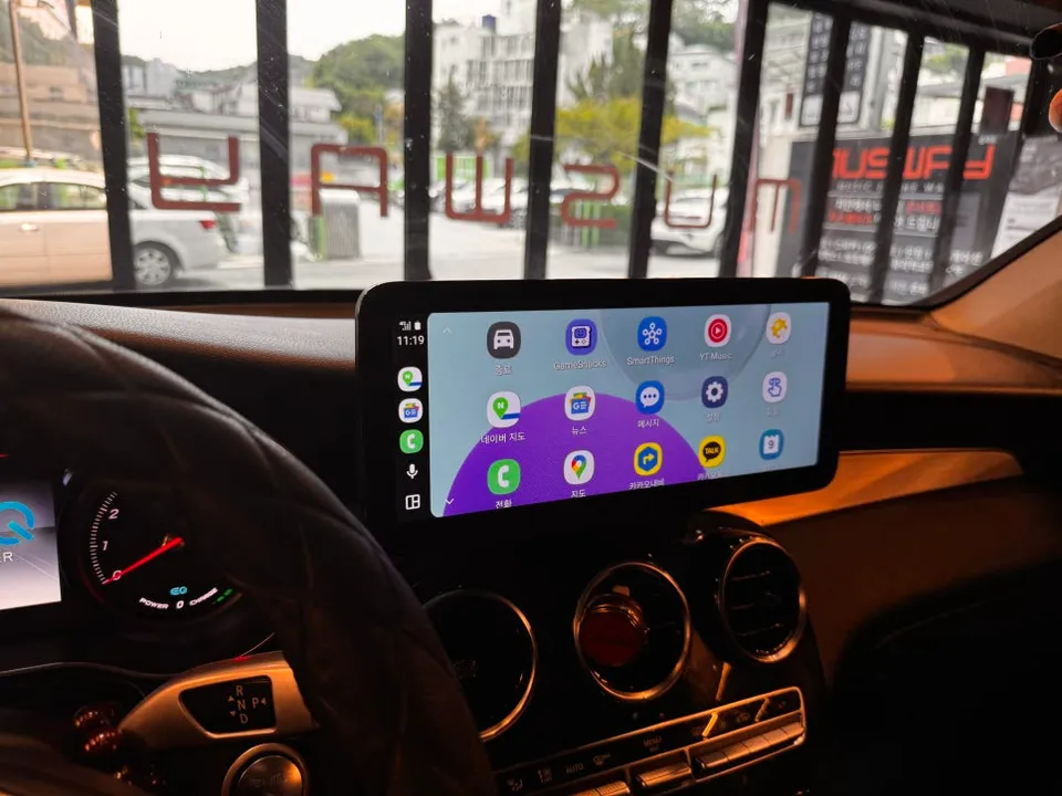 Mercedes-Benz GLC X253のAndroid Auto・CarPlay取付事例 施工写真 1-2