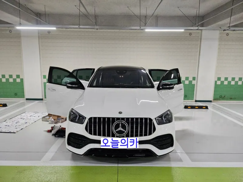 Mercedes-Benz GLE Ambient Lighting Install — Incheon Review photo 2