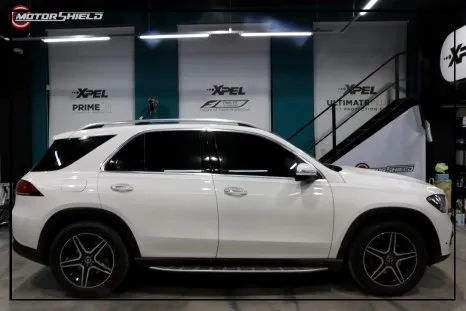 Mercedes-Benz GLE 300D vinyl wrap - Mercedes-Benz GLE 300D Vinyl Wrap — Satin Pearl White Transformation photo 4