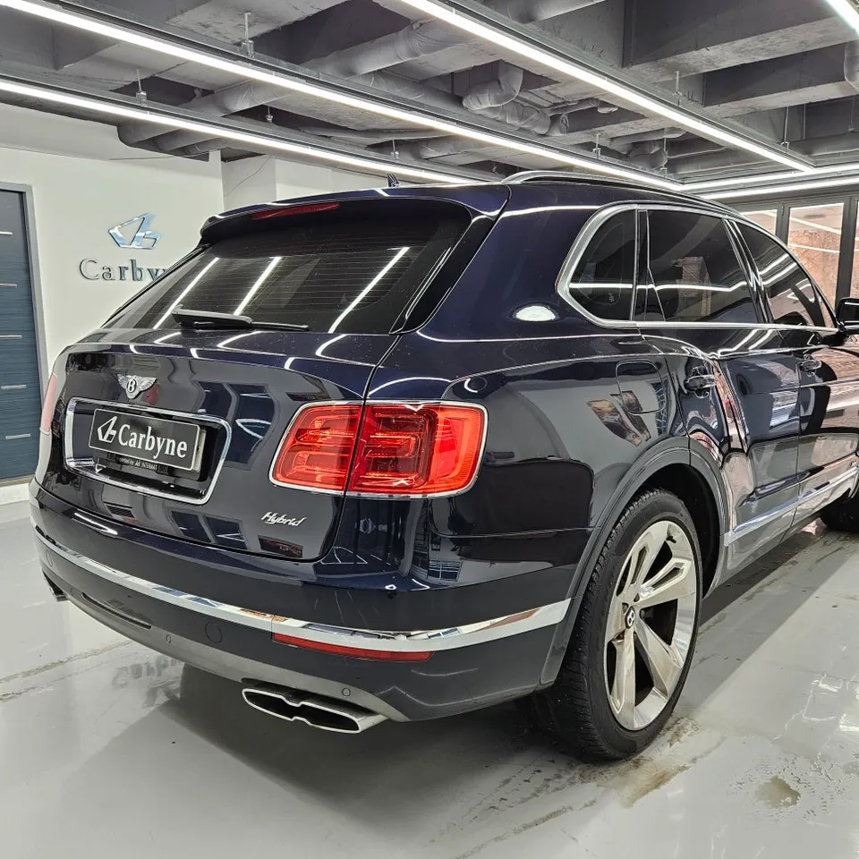 Bentley Bentayga vinyl wrap - Bentley Bentayga High Gloss Vinyl Wrap Review photo 4
