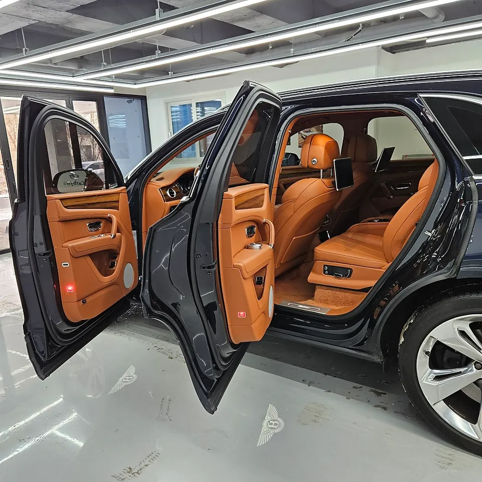 Bentley Bentayga vinyl wrap - Bentley Bentayga High Gloss Vinyl Wrap Review photo 5