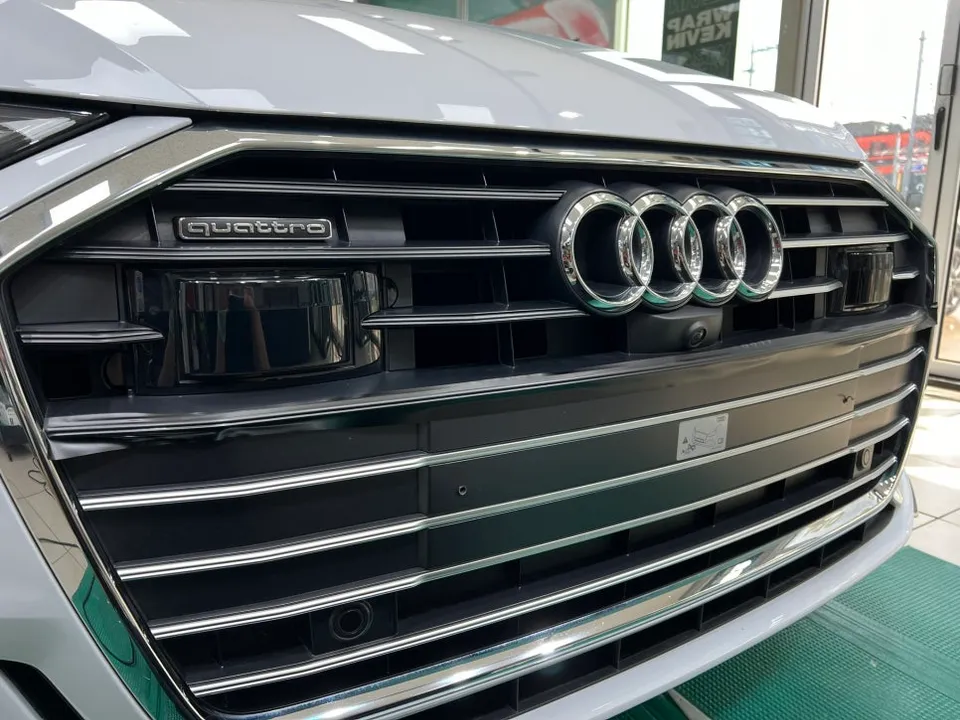 Audi A6 C8のカーラッピング事例｜サテンブラックで印象チェンジ 施工写真 1-2