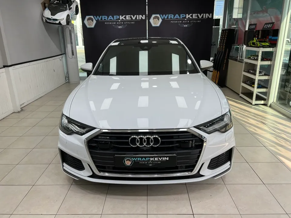 Audi A6 C8のカーラッピング事例｜サテンブラックで印象チェンジ 施工写真 2-3