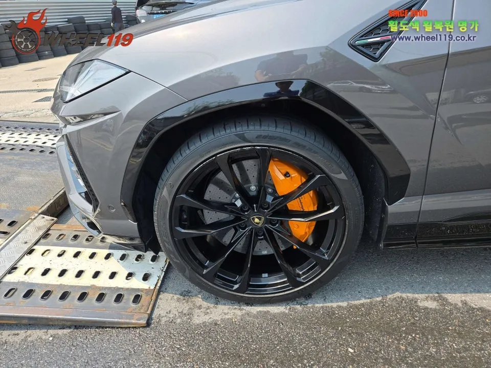 Lamborghini Urus Wheel Repair & Painting Review