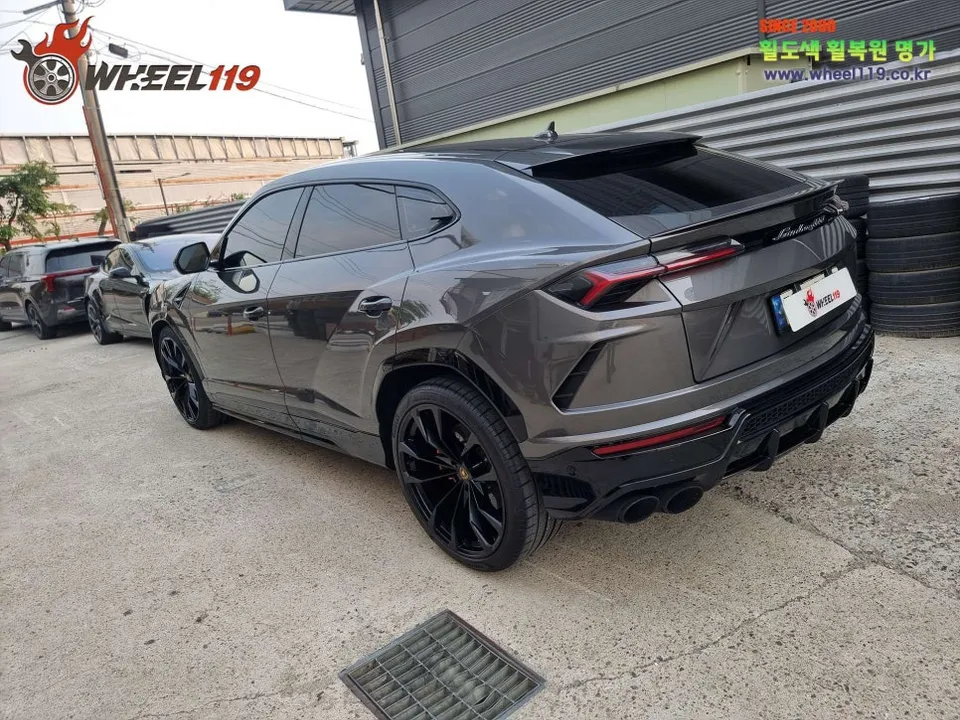 Lamborghiniのホイールリペア・塗装事例 施工写真 4-1