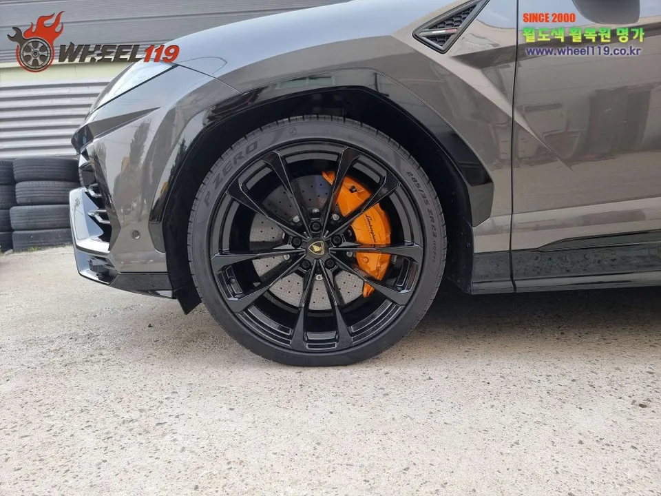 Lamborghiniのホイールリペア・塗装事例 施工写真 2-2