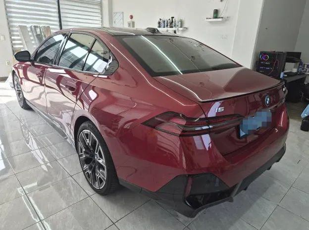 BMW i5 vinyl wrap - BMW i5 Vinyl Wrap Review: Liquid Metallic Silver Cost & Results photo 6