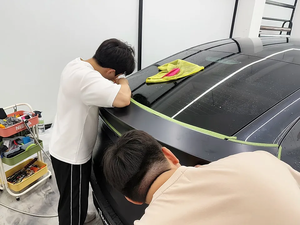 Tesla Model YのPPF施工事例|無光PPFで保護とドレスアップ 施工写真 1-3