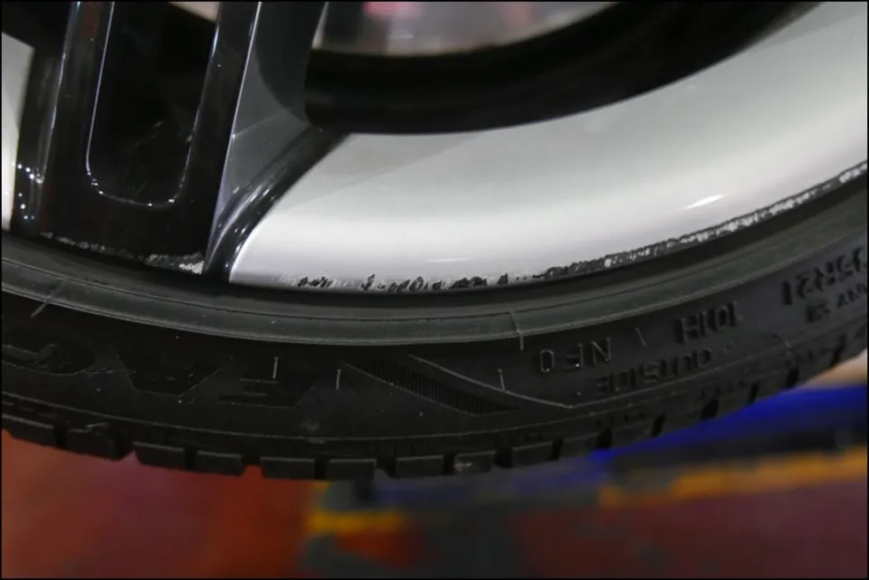 Porsche Taycan wheel repair - Porsche Taycan Two-Tone Wheel Restoration Review — Perfect Finish photo 5