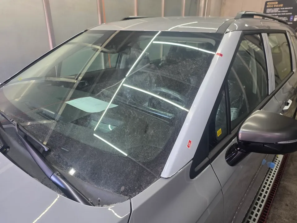 Kia CarnivalのPPF施工事例 施工写真 1-2