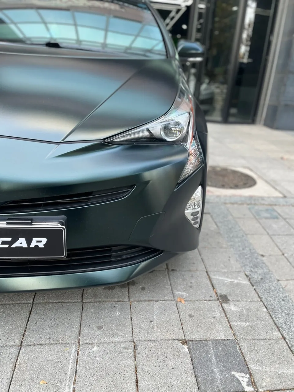 Toyota Priusのカーラッピング事例|事故修理後の再施工 施工写真 3-3