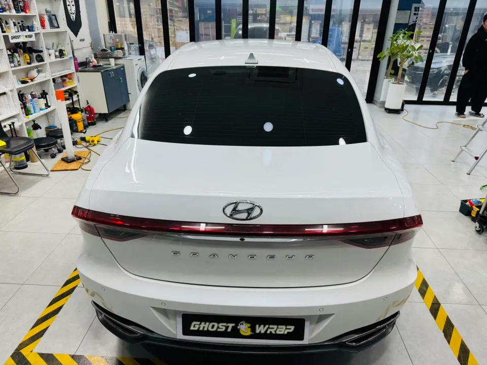 Hyundai Azeraのカーラッピング事例|費用目安・仕上がり 施工写真 1-2