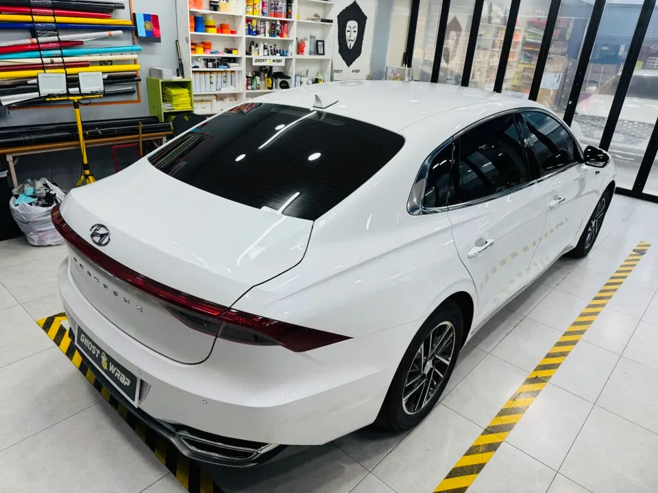 Hyundai Azeraのカーラッピング事例|費用目安・仕上がり 施工写真 2-2