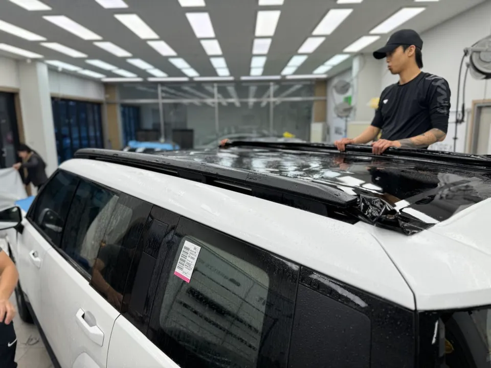 Hyundai Santa Fe TMのカーラッピング事例|費用目安・仕上がり 施工写真 3-2