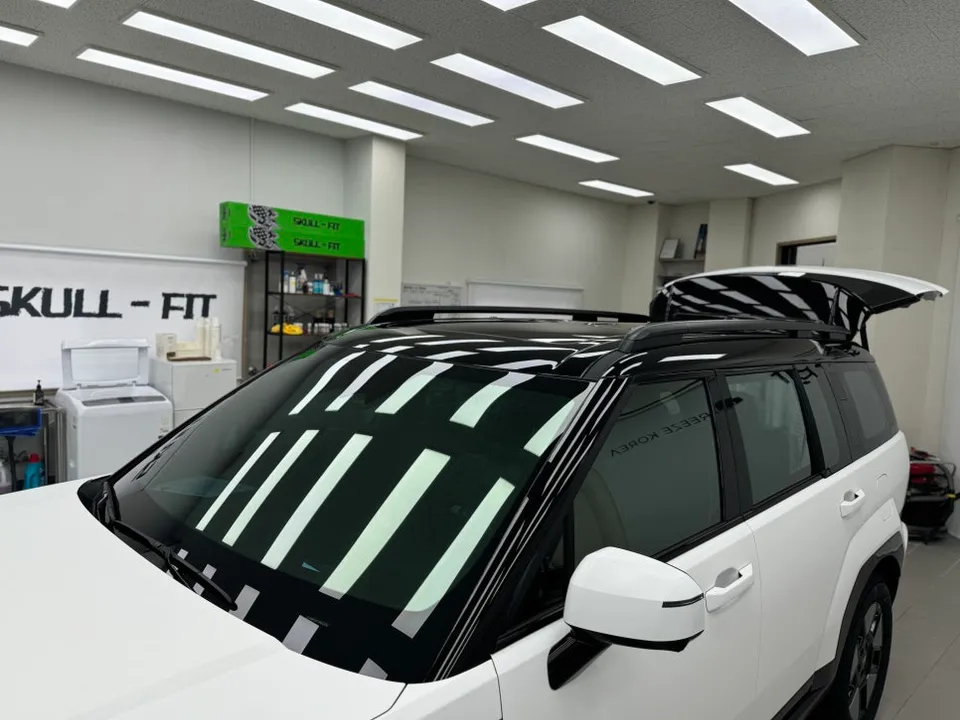 Hyundai Santa Fe TMのカーラッピング事例|費用目安・仕上がり 施工写真 2-3