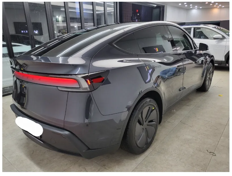 Tesla Model 3 カーフィルム施工事例|費用目安・仕上がり 施工写真 1-2
